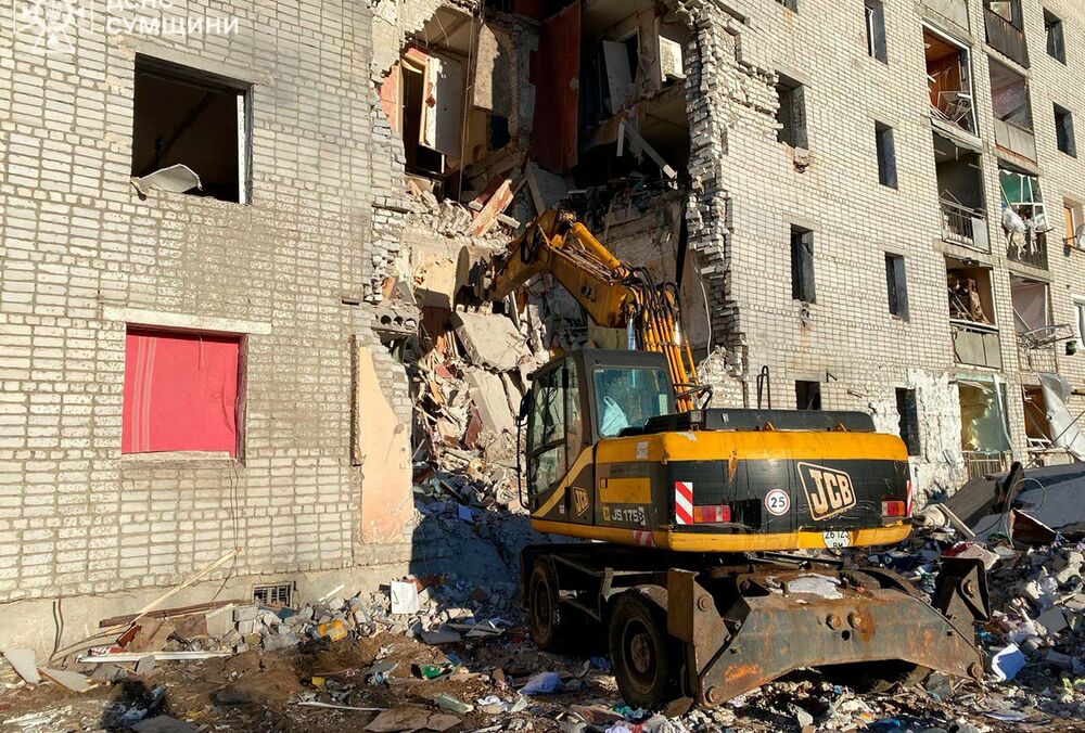 В Свесе завершили спасательную операцию на месте российского авиаудара