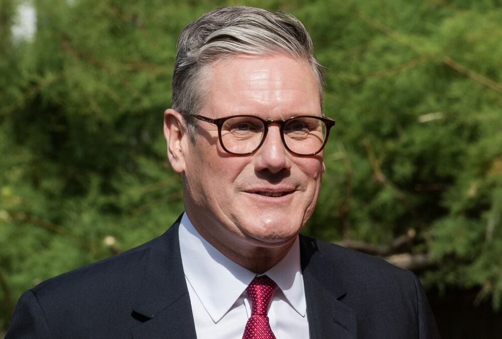 Стармер надеется на прекращение огня в Украине к лету