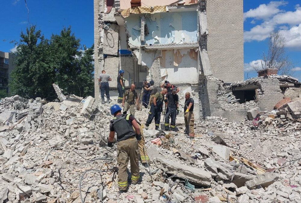 Число жертв ракетного удара по Часовом Яру снова резко возросло Число жертв ракетного удара по Часовом Яру снова резко возросло