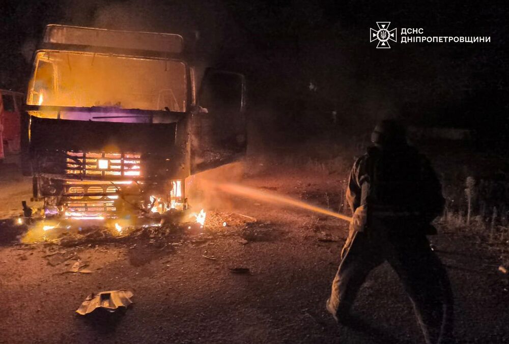 Россияне атаковали спасателей во время тушения пожара на Днепропетровщине