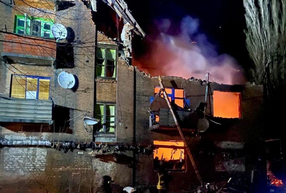 Удар по Краматорську: російські військові зруйнували під'їзд багатоквартирного будинку