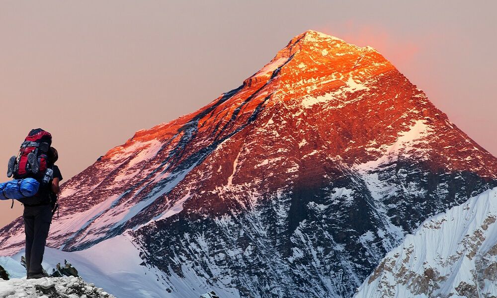 Непал прикроет для туристов Эверест