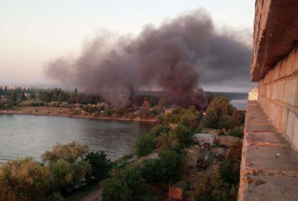 ВСУ уничтожили базу россиян в Новой Каховке ВСУ уничтожили базу россиян в Новой Каховке