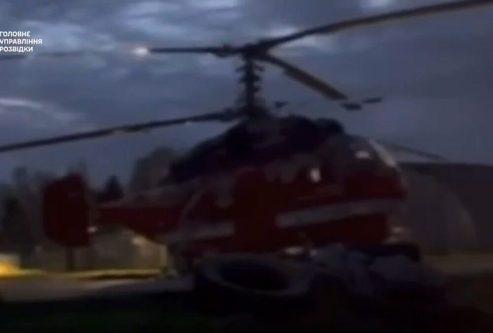 ГУР уничтожило российский вертолет Ка-32 на аэродроме в Москве: видео