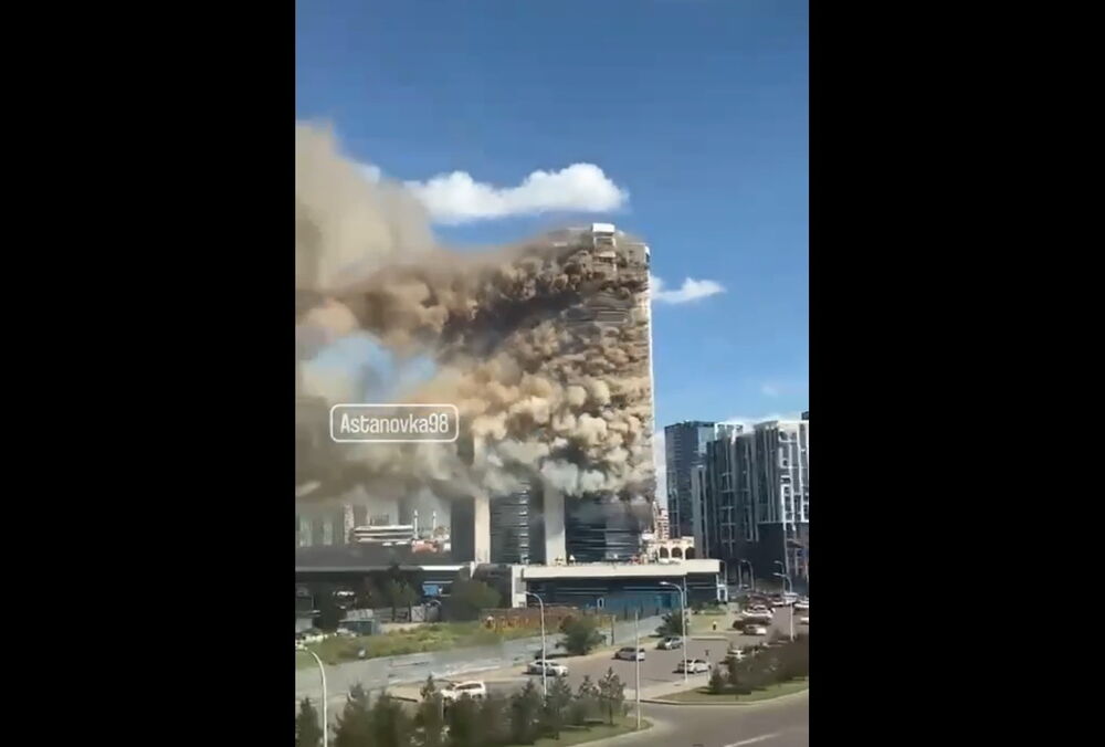 В Астане горит 26-этажный жилой дом: видео