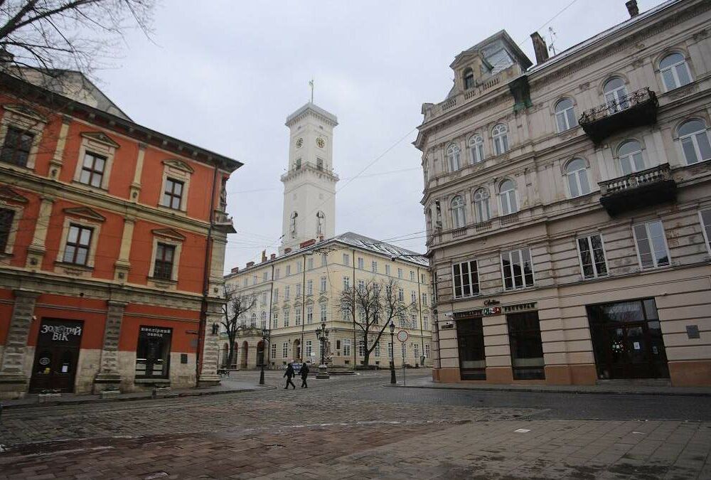  Влада Львова оголосила про посилення карантину: що опиниться під забороною