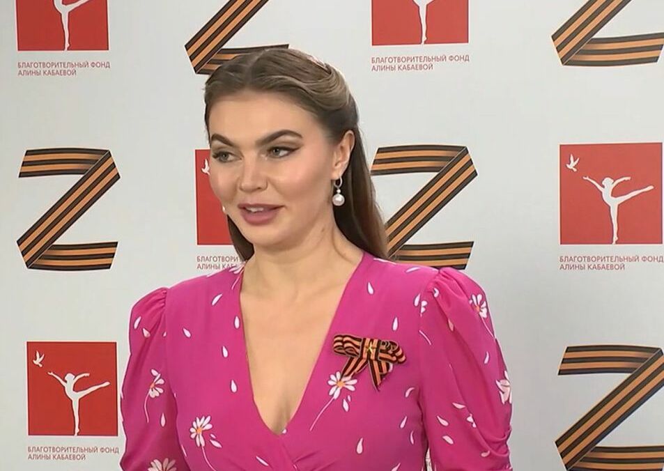 Великобританія запровадила санкції проти Аліни Кабаєвої та Людмили Путіної