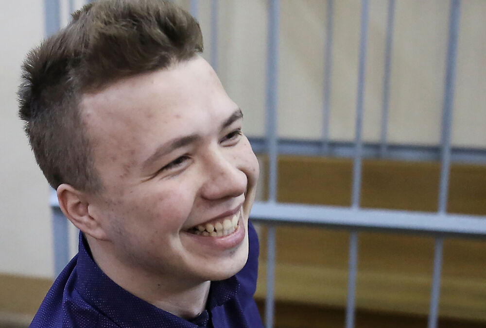У Білорусі помилували опозиційного журналіста Романа Протасевича