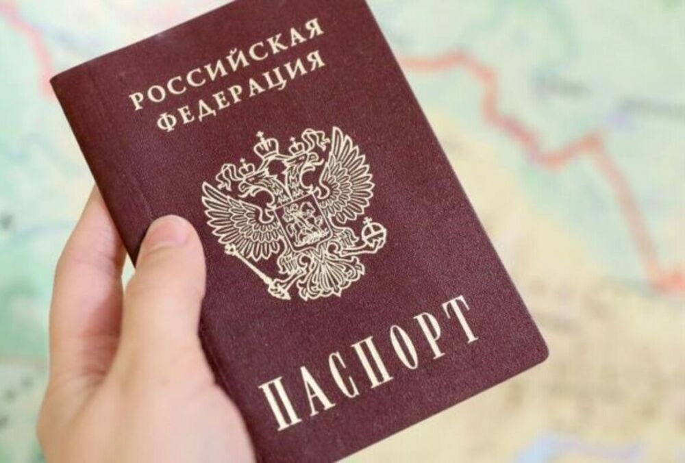 Стало известно, скольких украинцев заставили взять российские паспорта в оккупации