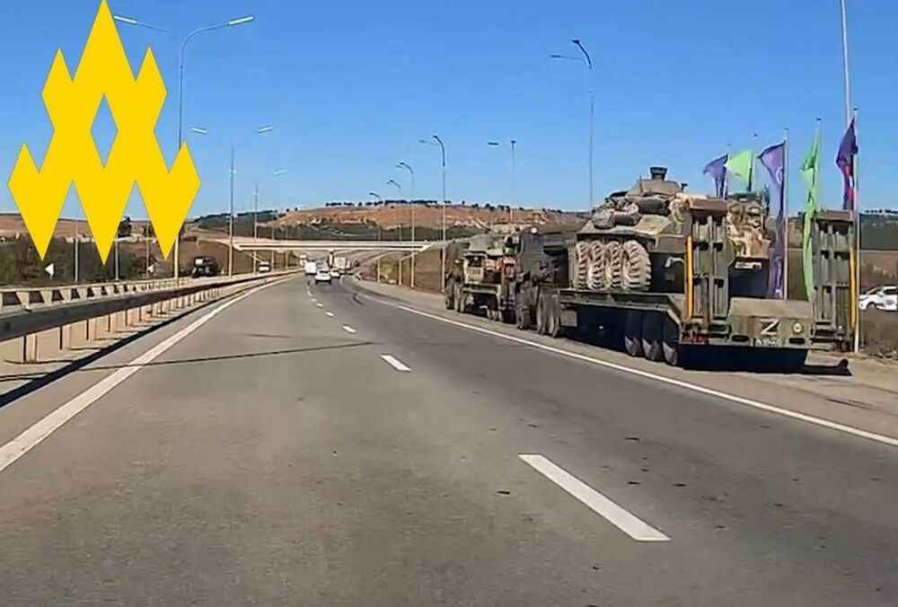 Оккупанты массово завозят в Евпаторию советские САУ ”Гвоздика” и перемещают военную технику в Симферополе Оккупанты массово завозят в Евпаторию советские САУ ”Гвоздика” и перемещают военную технику в Симферополе