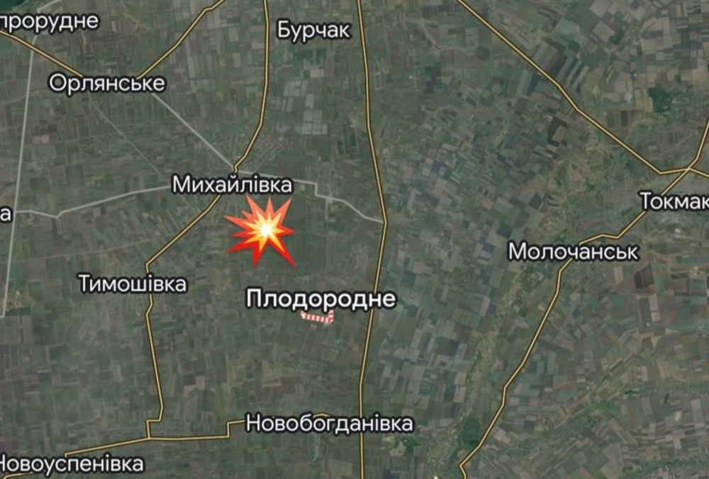 Под Мелитополем раздаются взрывы и автоматные очереди: что известно Под Мелитополем раздаются взрывы и автоматные очереди: что известно