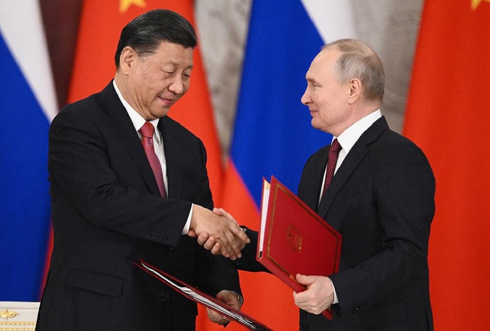 FT: Си Цзиньпин лично уговаривал Путина не наносить ядерный удар по Украине 