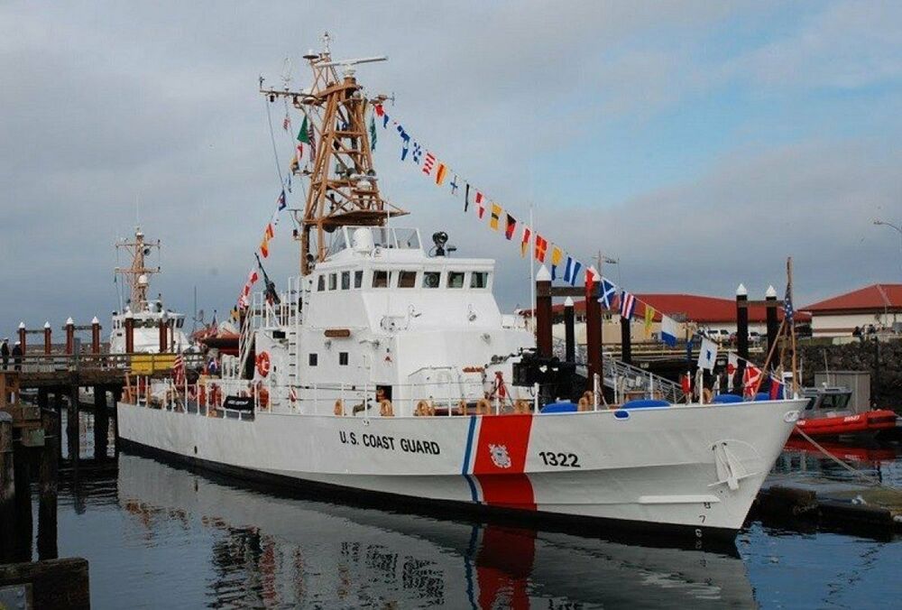 США доставили в Україну два патрульні катери Island