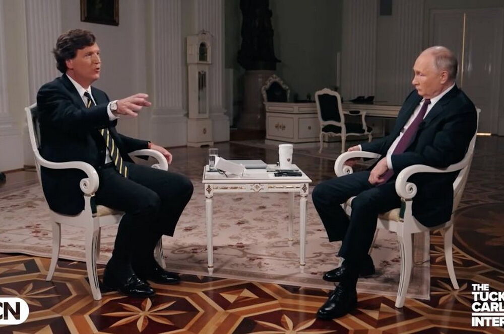 Ілон Маск публічно підтримав Такера Карлсона