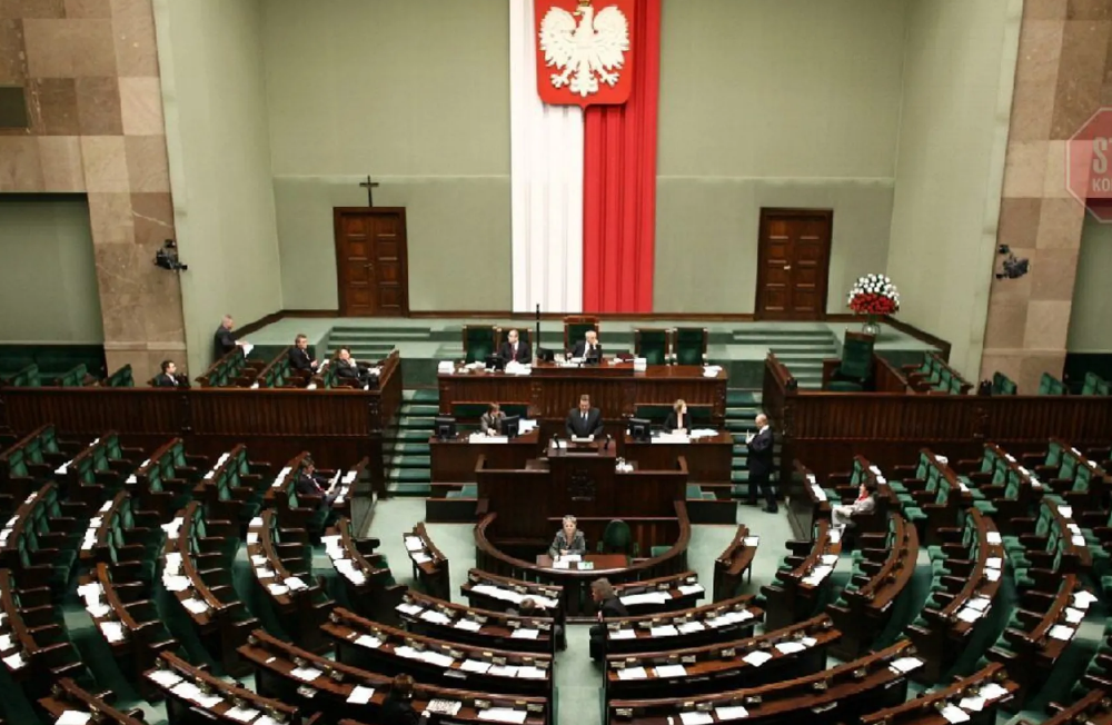 Сенат Польщі визнав путінський режим у Росії терористичним