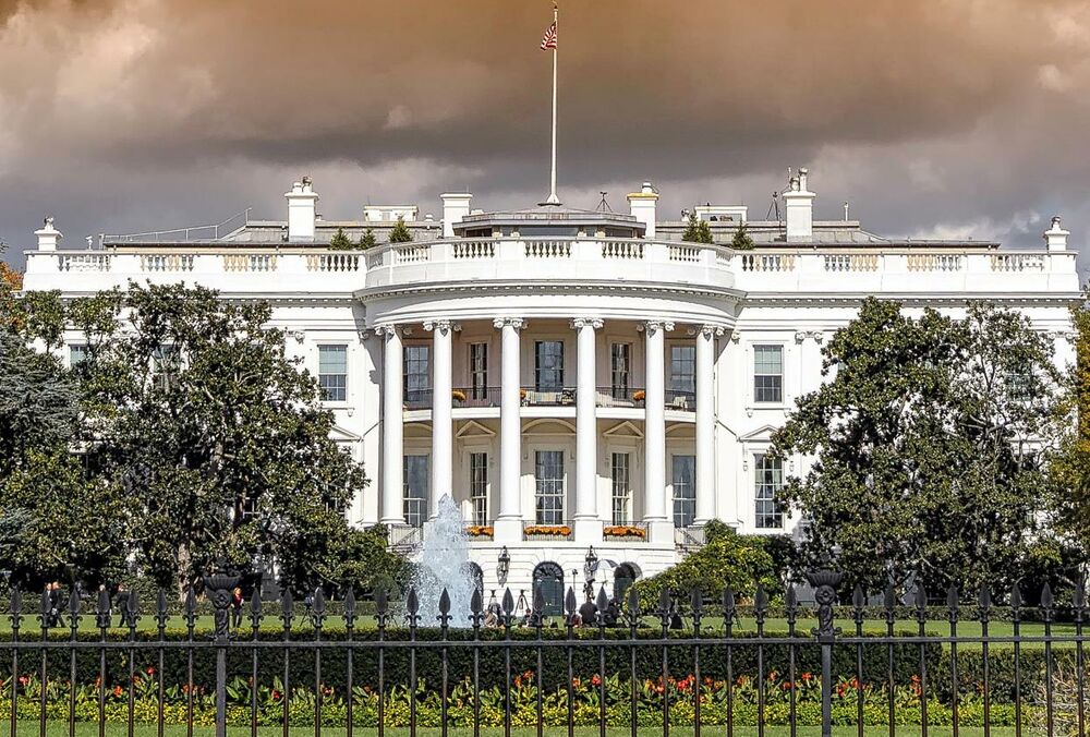 Удар потужної блискавки в Білий дім: загинуло троє людей
