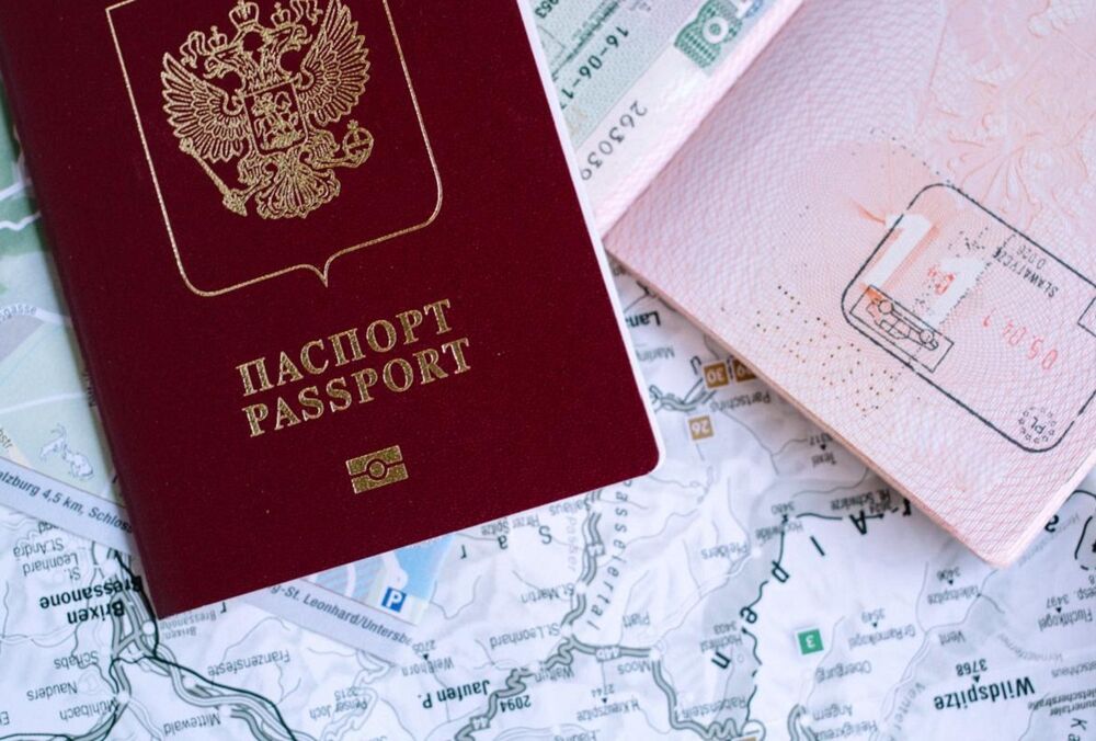 Оккупанты в Херсонской области угрожают выселять людей без паспортов РФ Оккупанты в Херсонской области угрожают выселять людей без паспортов РФ