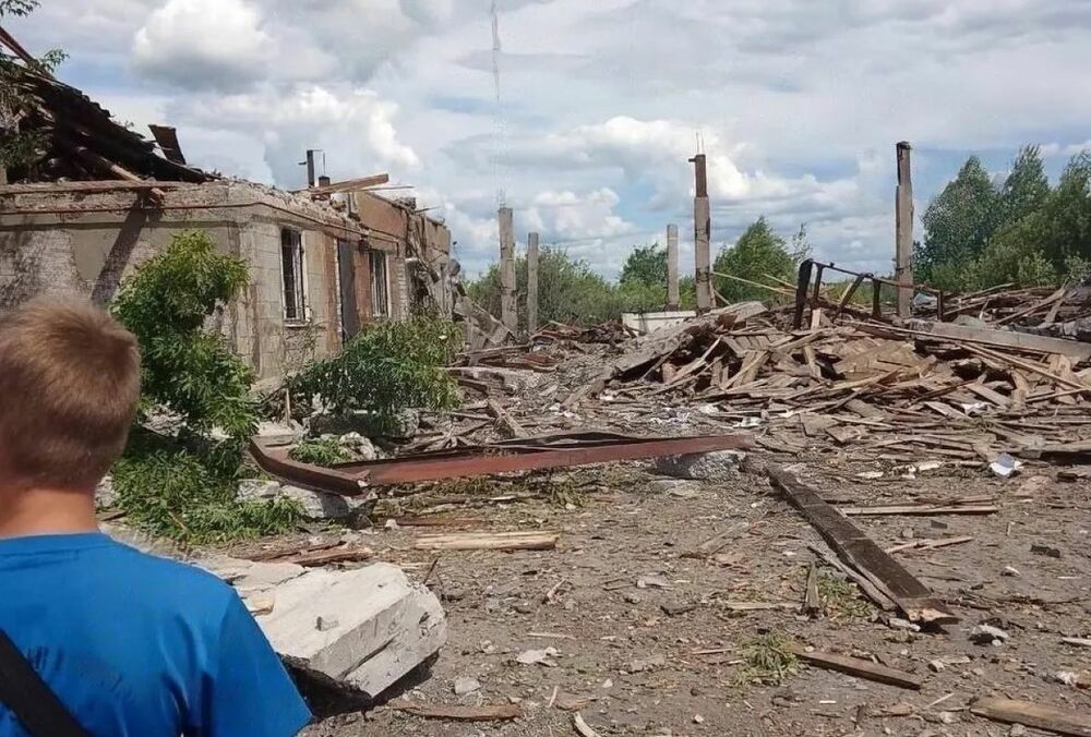 У Брянській області стався вибух на пилорамі: окупанти заявили про ракетний удар У Брянській області стався вибух на пилорамі: окупанти заявили про ракетний удар