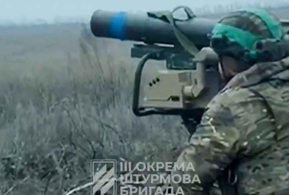 Россияне потеряли колонну техники в Харьковской области Россияне потеряли колонну техники в Харьковской области