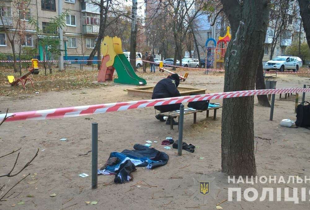 Появилось видео взрыва на детской площадке в Харькове