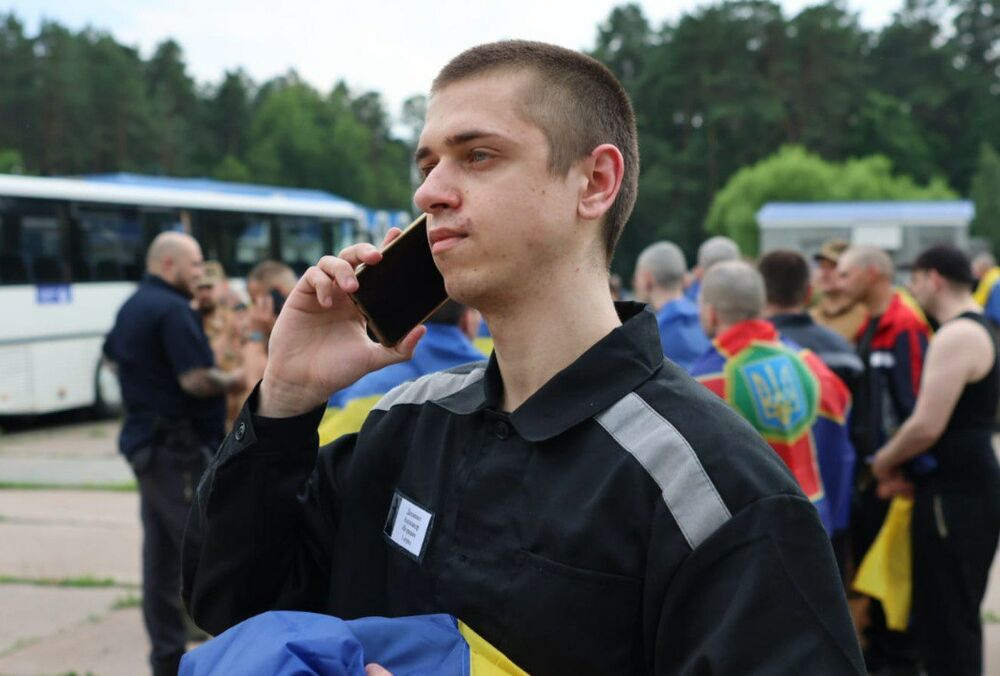 Україна повернула з полону ще одну групу захисників: наймолодшому 20 років