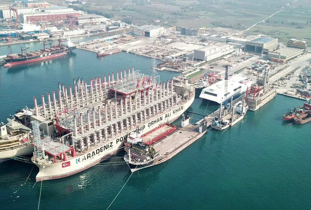 Турция планирует передать Украине плавучие электростанции
