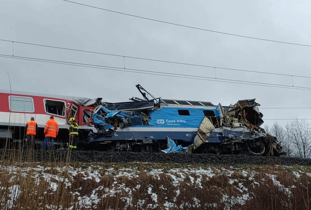 У Чехії вантажівка зіштовхнулася з потягом