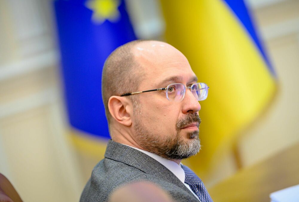 Шмыгаль возложил ответственность за казнь украинского военнопленного на Путина