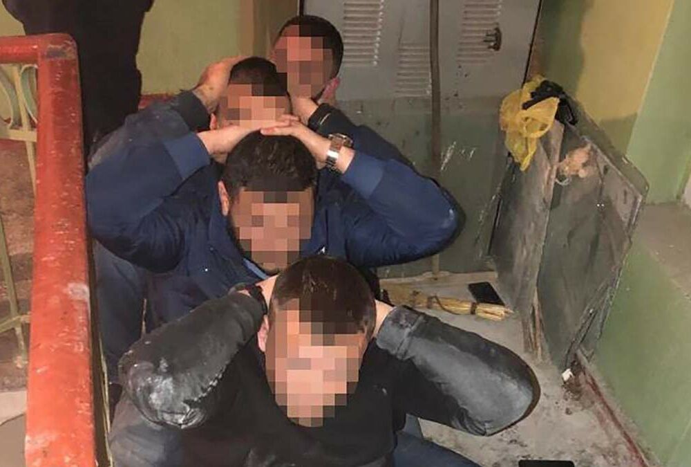 Повернення 90-х: у Дніпрі спецназ затримав зловмисників, які влаштували стрілянину у ресторані