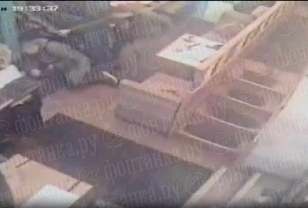 Россиянин, вернувшись с войны в Украине, застрелил мужчину в кафе, а потом сел за стол и продолжил есть Россиянин, вернувшись с войны в Украине, застрелил мужчину в кафе, а потом сел за стол и продолжил есть