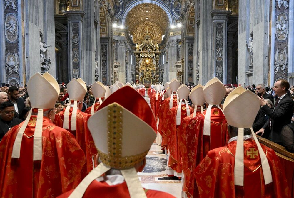 Кардиналы планируют избрать нового Папу уже сегодня, - СМИ