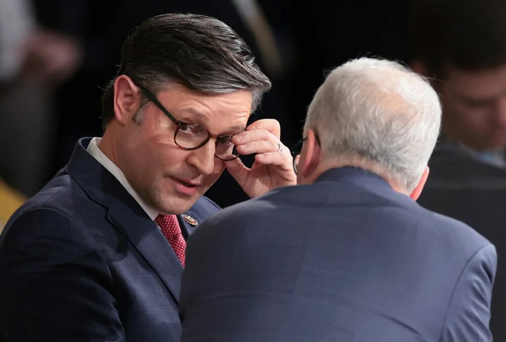 Джонсон отверг любые дисциплинарные наказания для Уолтца и Хегсета за обсуждение военных планов в чате Signal