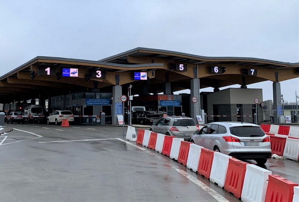 На границе с Польшей застряли около 3 тысяч грузовиков