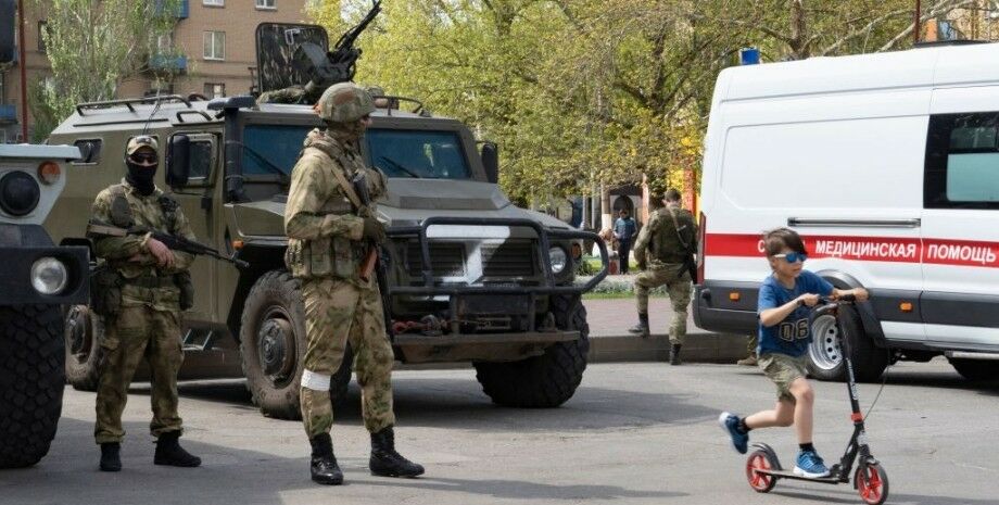 Оккупанты начали глушить мобильную связь в Мелитополе – мэр 