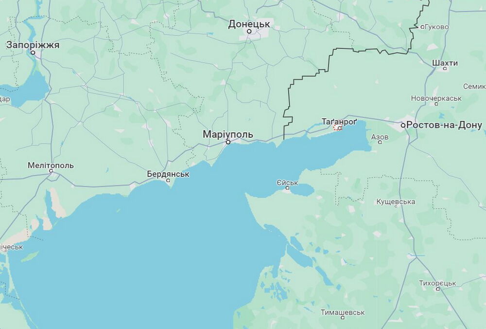 В Таганроге прогремели взрывы, над городом летают вертолеты: фото