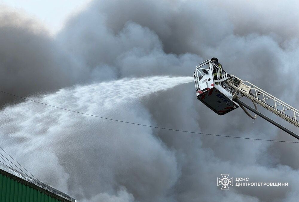 Три человека пострадали в результате российской атаки в Днепровском районе