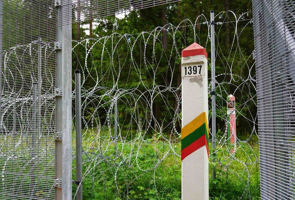 Литва закриває два пункти пропуску на кордоні з Білоруссю