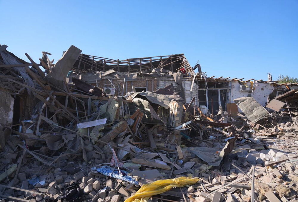 Троє людей залишаються в лікарні після нічного удару по Запоріжжю: жінка в реанімації