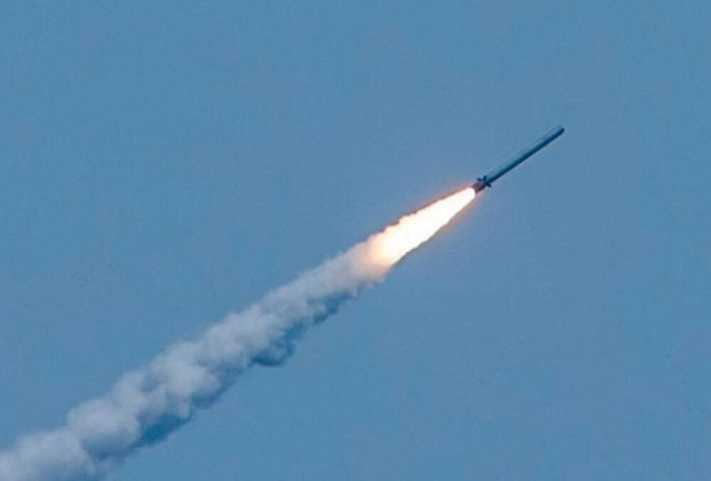Окупанти вночі атакували Україну трьома ракетами, намагаючись обійти систему ППО Окупанти вночі атакували Україну трьома ракетами, намагаючись обійти систему ППО