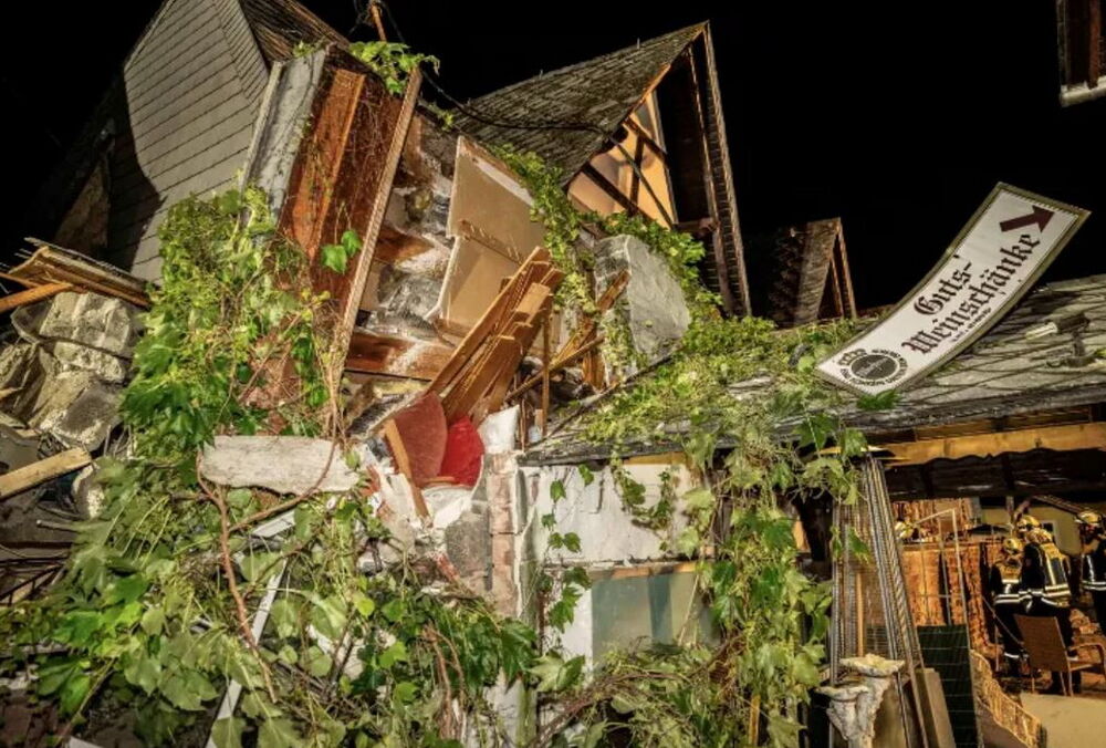 У західній Німеччині частково обвалився готель: є загиблий (фото)