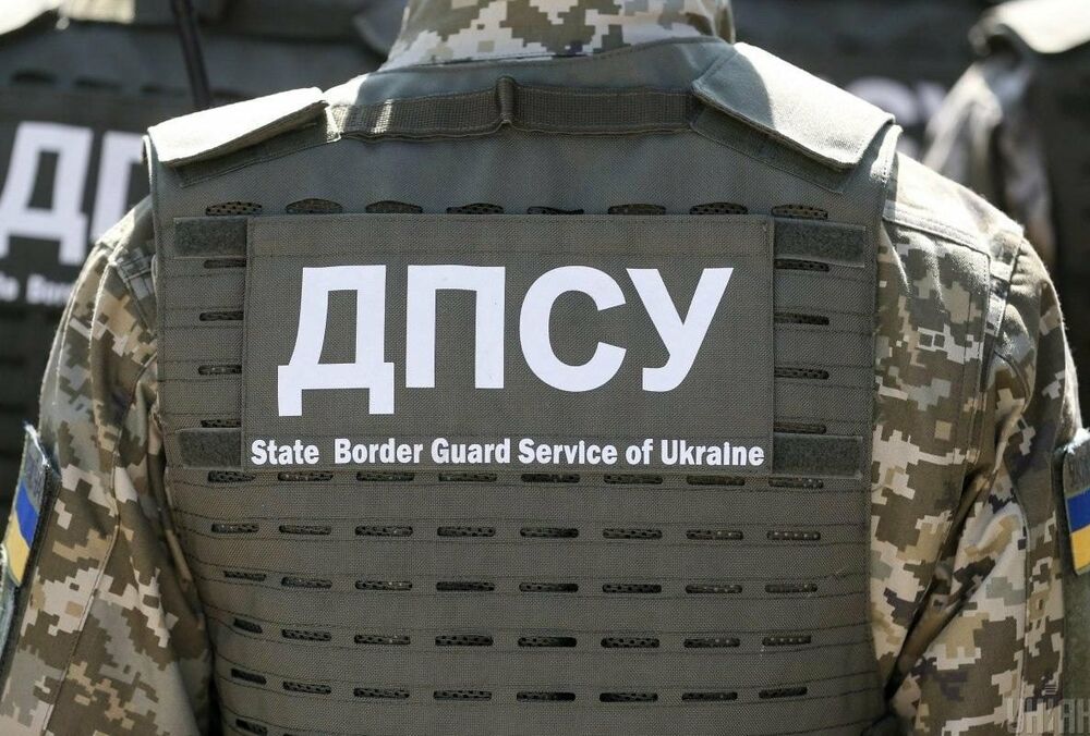 В Україні можуть дозволити виїзд за кордон студентам та спортсменам