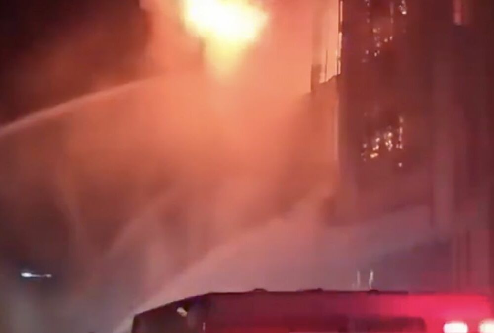 В Ираке загорелся торговый центр: погибли десятки человек