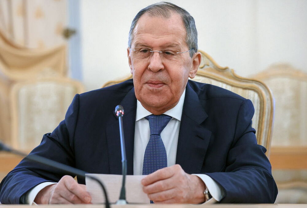 Лавров заявил, что Россия не просит о переговорах, но ”готова выслушать”