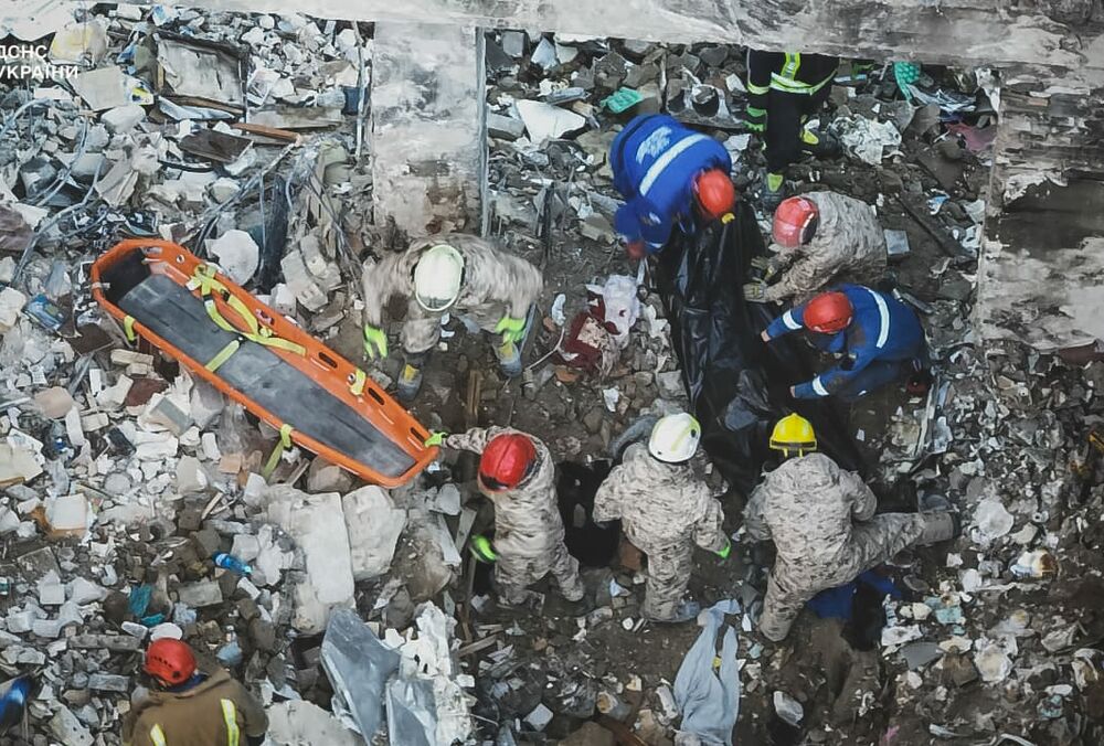 Число загиблих у Києві після вчорашньої російської атаки зросло до 23 людей