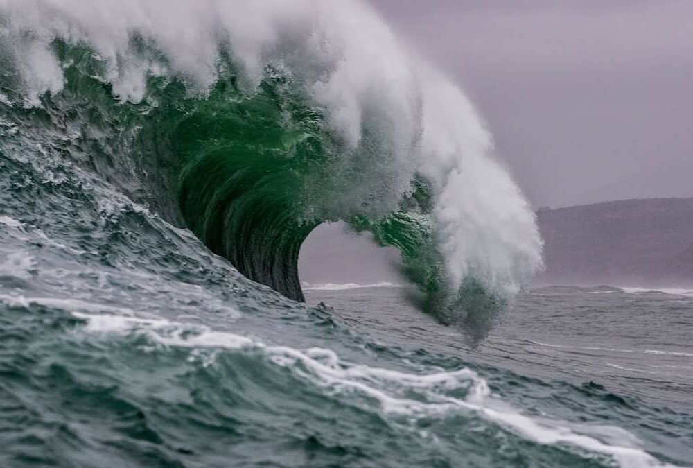 В Японии более 200 тысяч человек готовят к эвакуации из-за угрозы цунами 