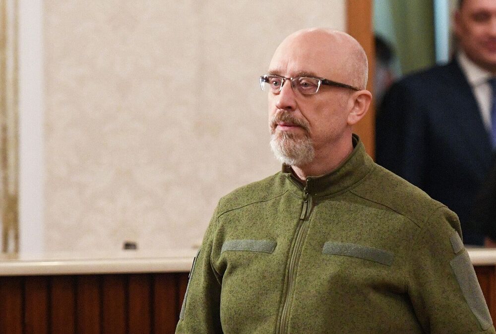 У ”Слузі народу” розповіли, чому Резнікова не звільнили з посади голови Міноборони
