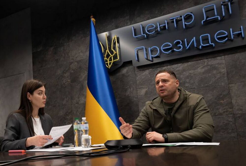 Россия сбросила две авиабомбы на остров в Херсонской области