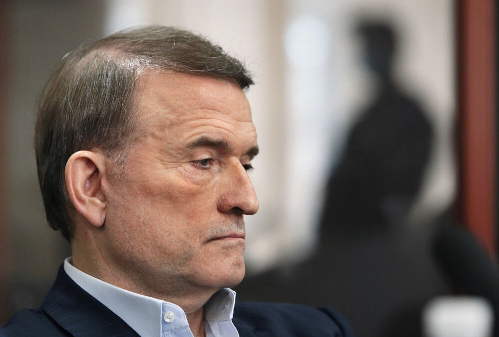 Суд избрал новую меру пресечения Виктору Медведчуку 