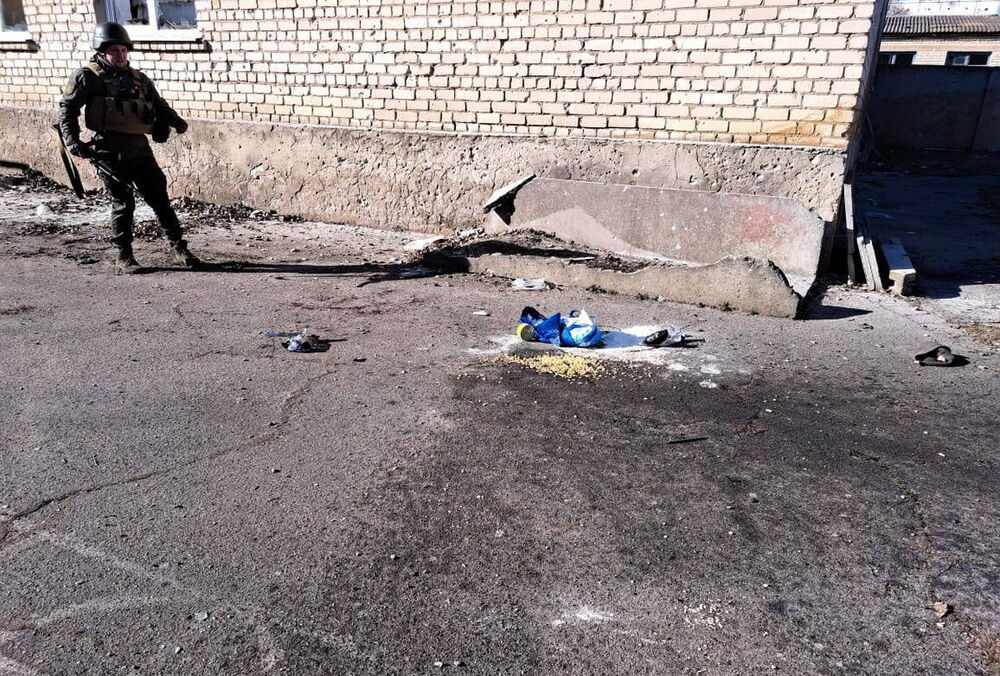 Оккупанты сбросили взрывчатку на очередь за гуманитаркой в Херсонской области: есть тяжелораненые