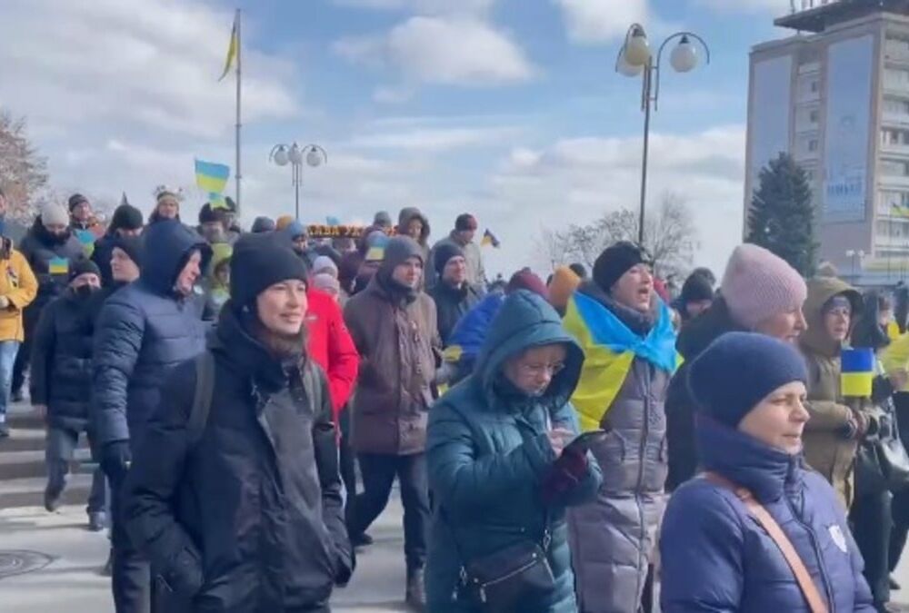 Оккупанты лишили жителей Мелитополя доступа к украинским газетам, ТВ и радио